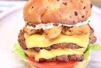 Crispy Fried Pickle Burger with Tangy Dill Sauce