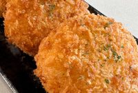 Creamy Crab Croquettes with Lemon Herb Sauce