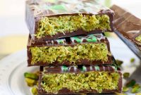 Dubai Chocolate Bar Recipe with Pistachio Knafeh Filling