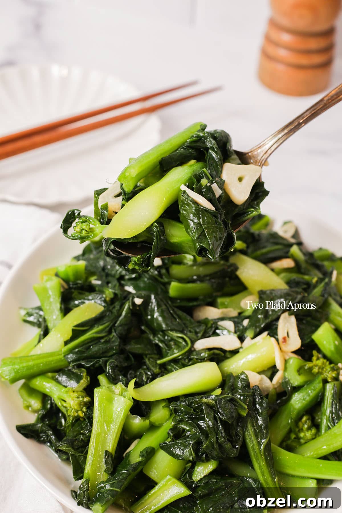 Chinese Broccoli Stir Fry with Garlic Sauce 16 img 11486 15