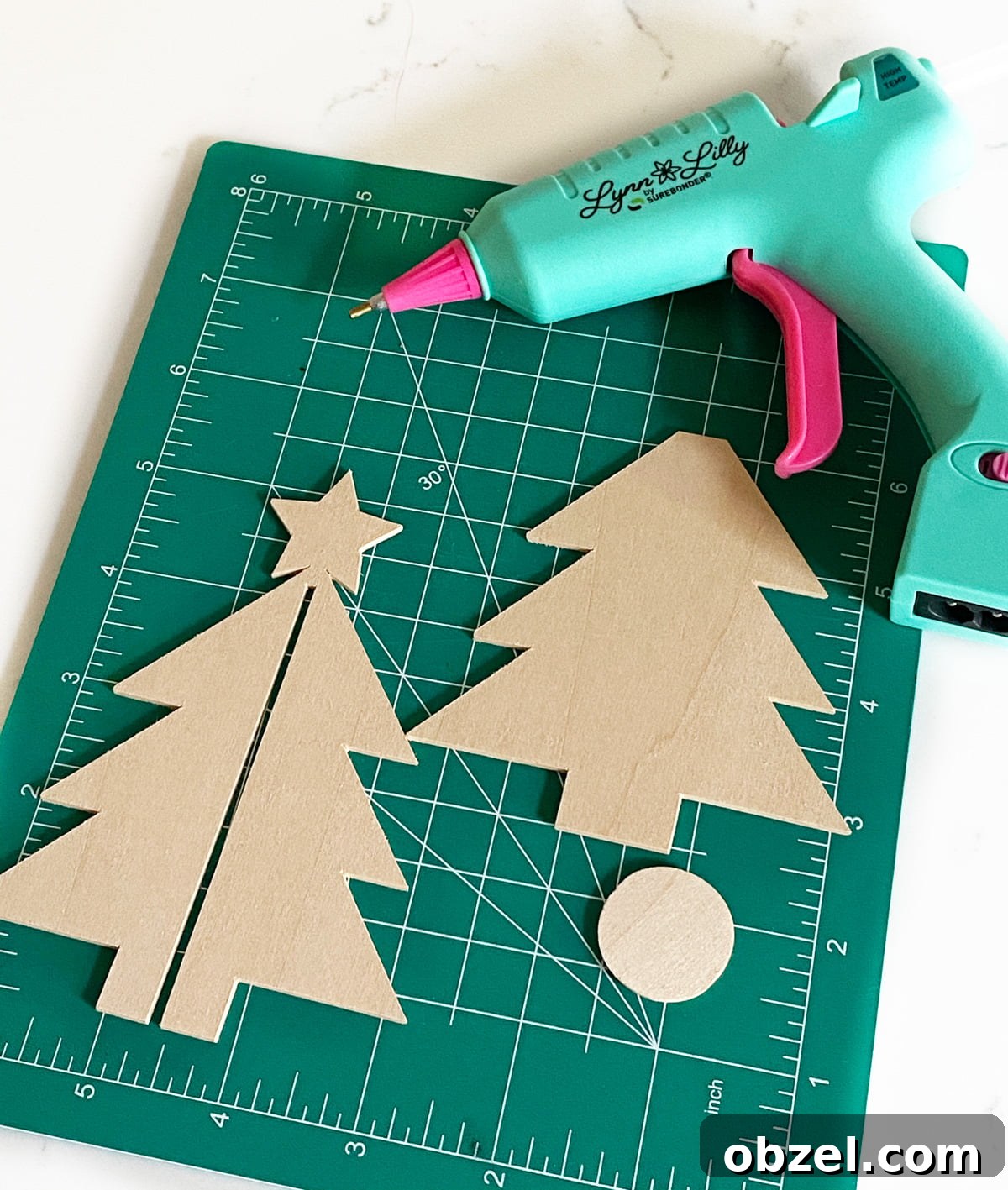 DIY 3D Wooden Christmas Tree with Cricut Maker 8 Basswood Cut Christmas Tree