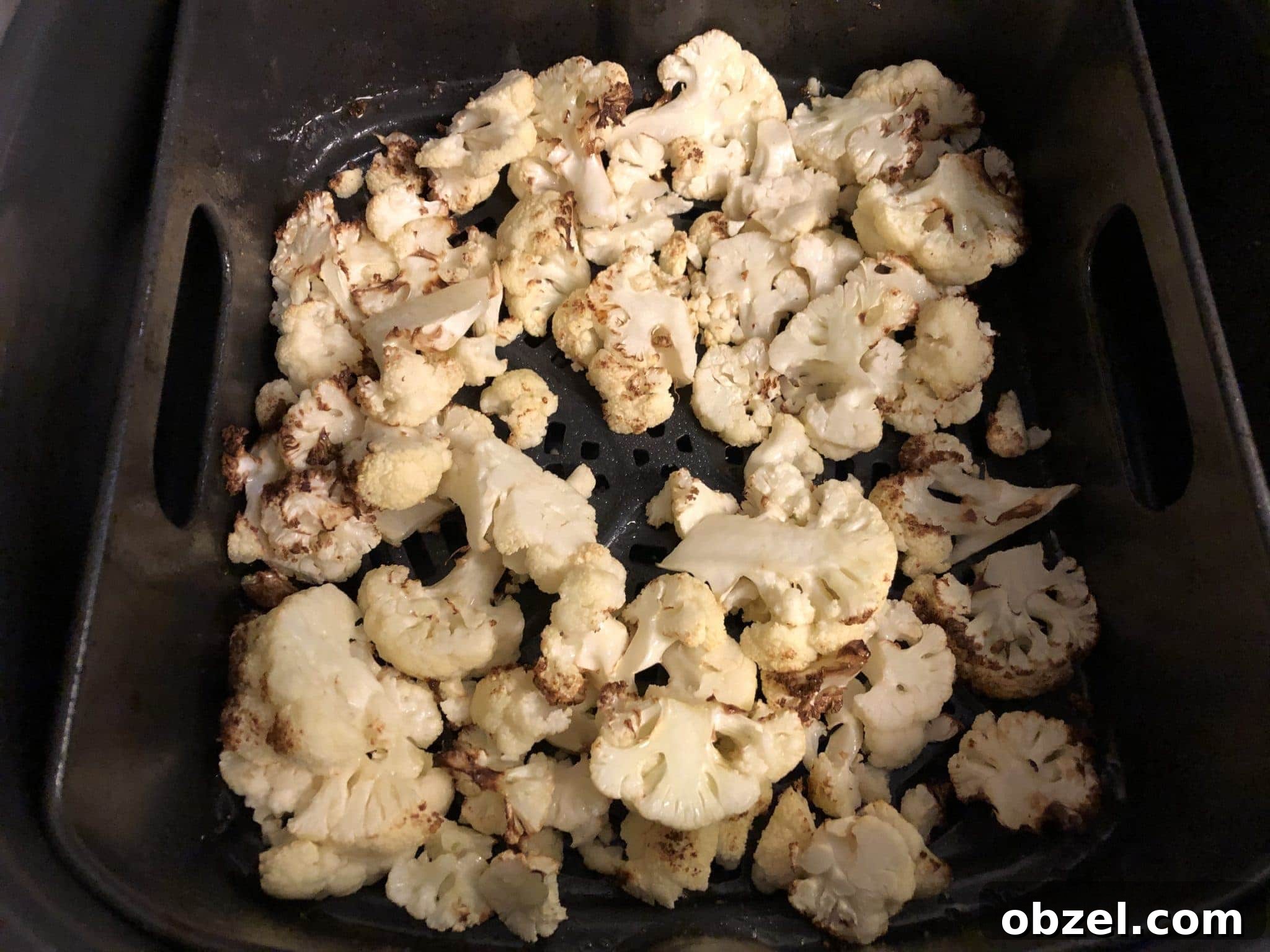 Crispy Air Fryer Roasted Cauliflower 3 air fryer cauliflower