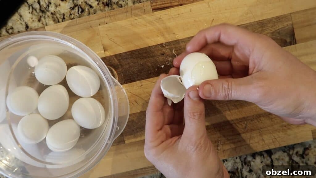 Easily peeling shell off egg