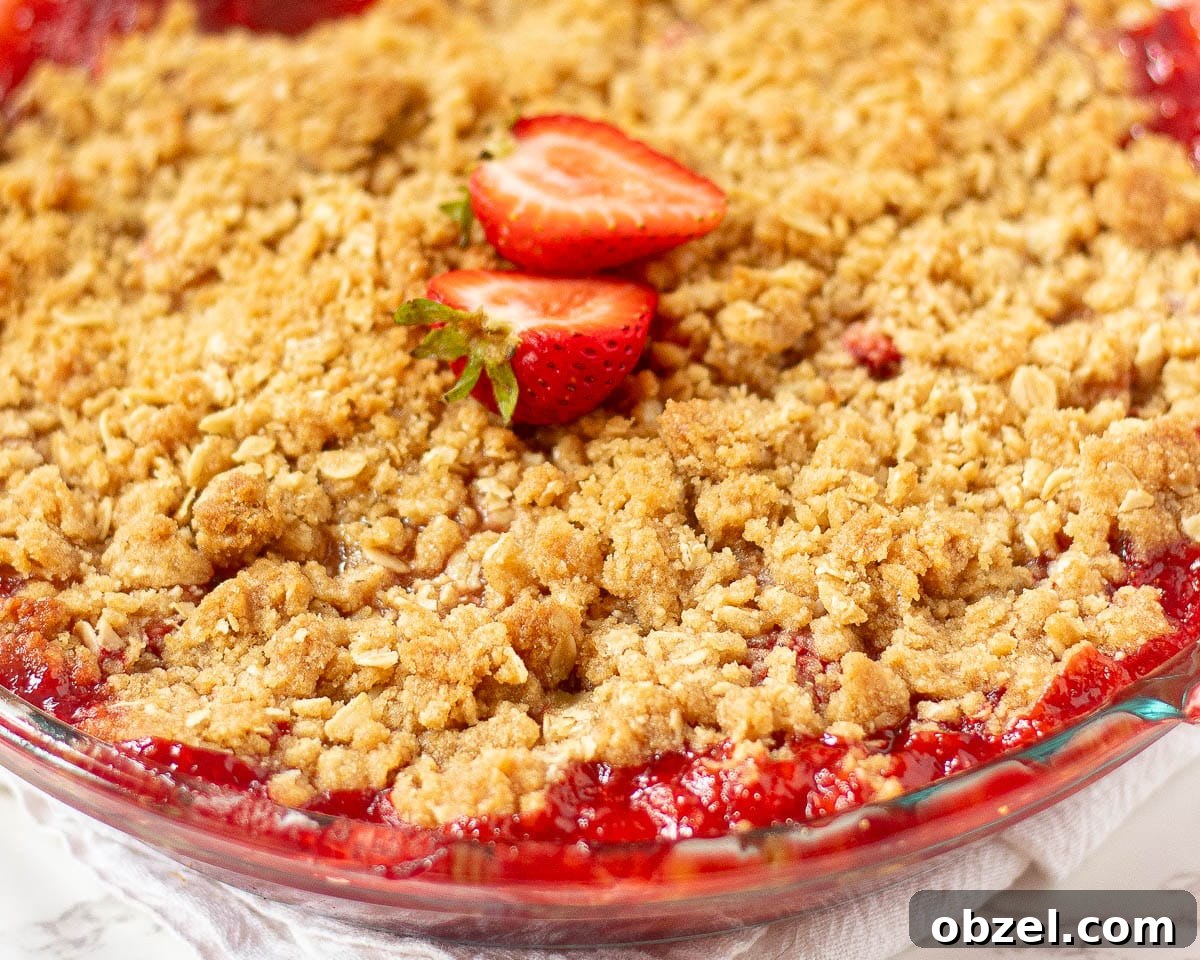 Fresh Strawberry Crisp with Buttery Oat Crumble 6 strawberry crisp close up