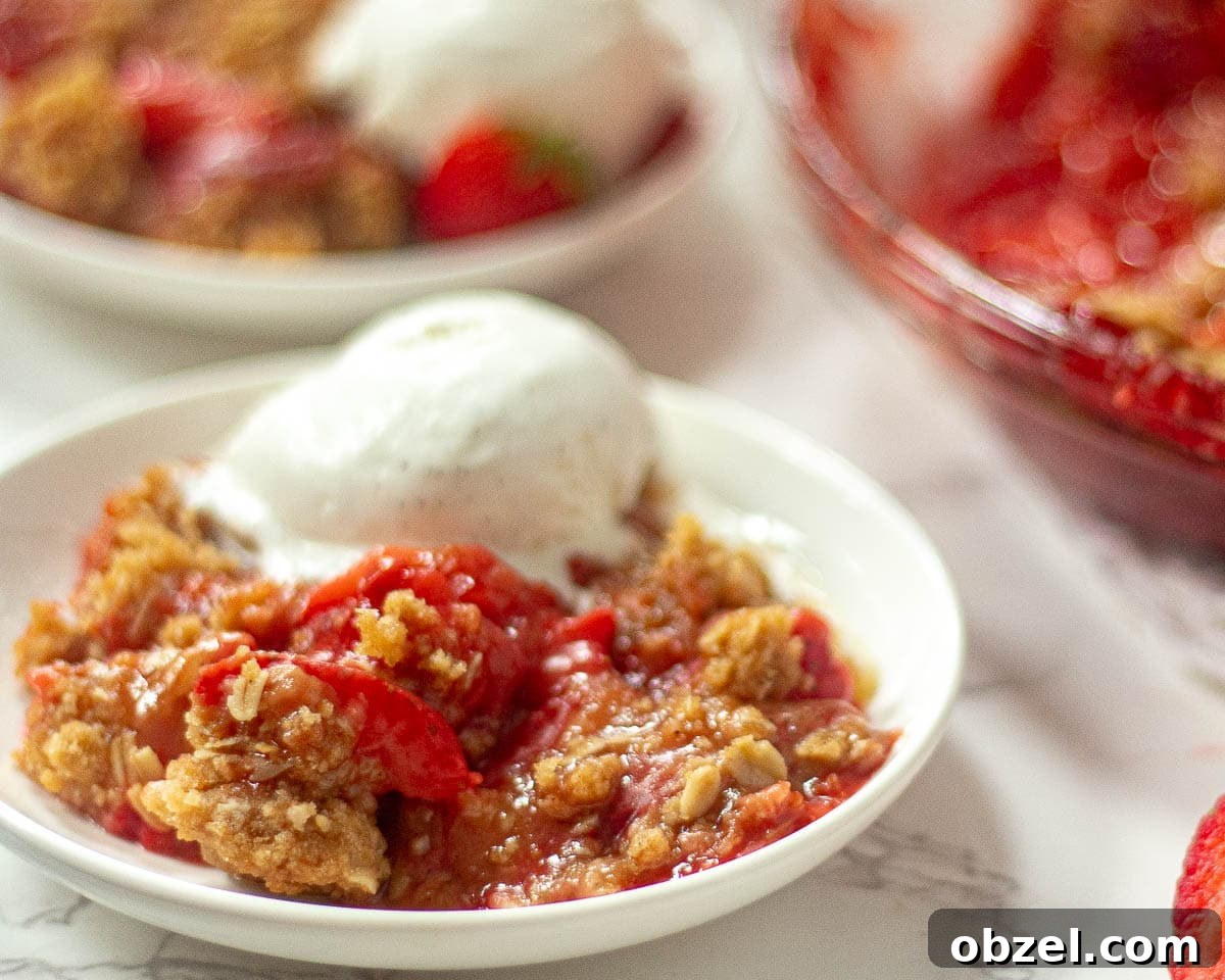 Fresh Strawberry Crisp with Buttery Oat Crumble 7 strawberry crisp healthy on a plate